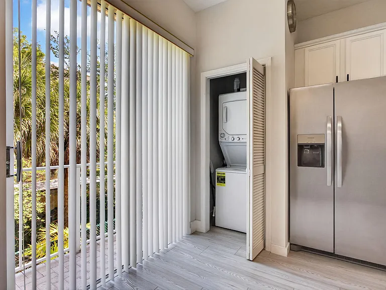 2457 NE 14th St #2457 — Photo 9