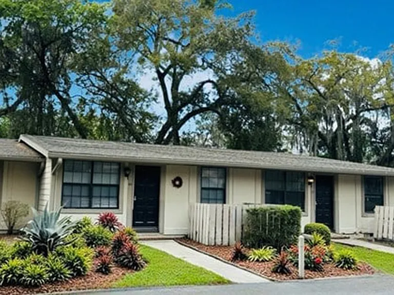 The Cottages @ Treasure Coast — Photo 1