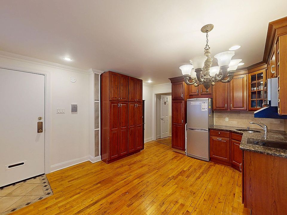 1st image of 143 E 29th St #1