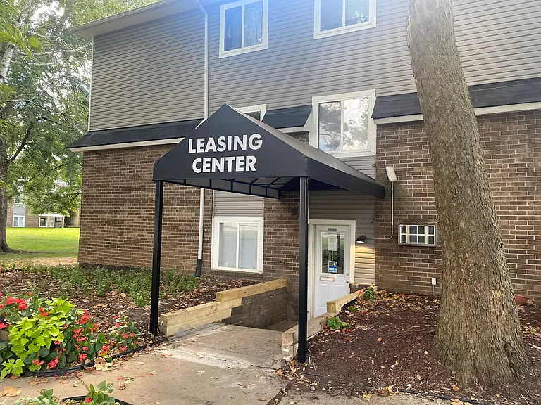 Peppertree Apartments — Photo 7