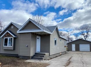 17 Meridian Rd, Mapleton, ND 58059