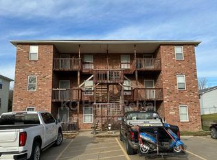 1008 W Royle St APT E, Richmond, MO 64085