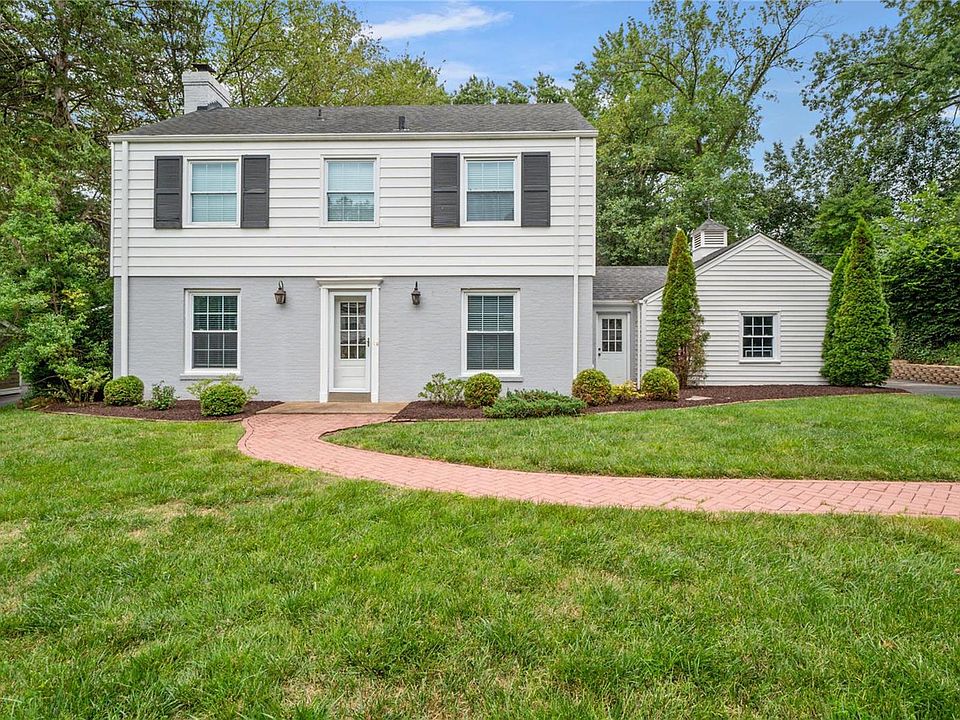 1st image of 4 Nassau Dr