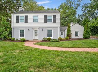 4 Nassau Dr, Saint Louis, MO 63124