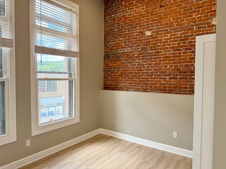 347-355 Main St #2 — Photo 9