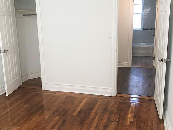 4th image of 1465 Hammersley Ave APT 1R