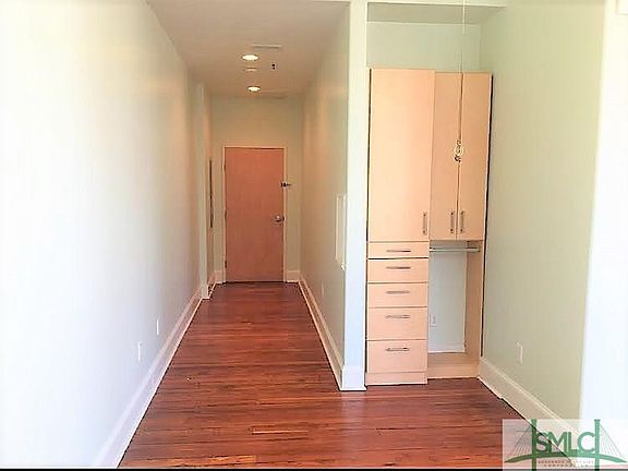 4th image of 201 W Broughton St #302