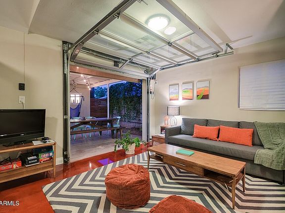 5th image of 2723 E Clarendon Ave