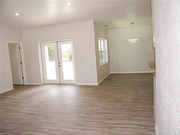 3rd image of 1531 Linwood Ave