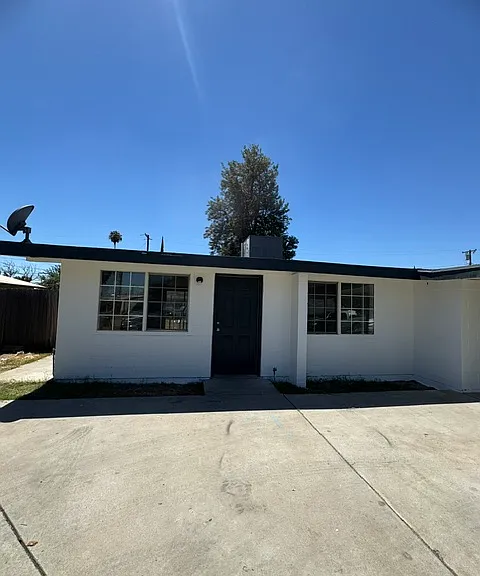 757 S Oliver St — Photo 1