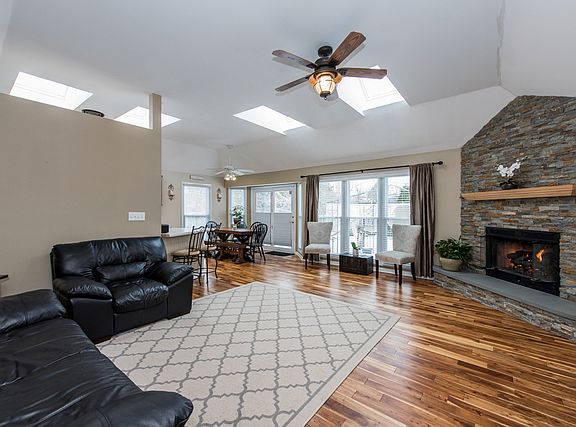 2nd image of 1140 Otto Graham Ln