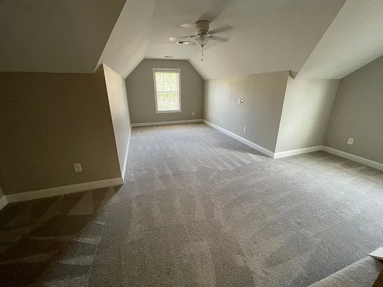 654 Dutchmans Creek Trl — Photo 20