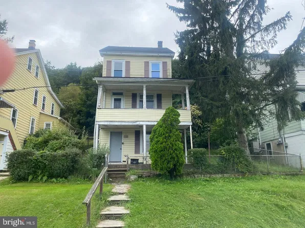 347 E Railroad St, Nesquehoning, PA 18240