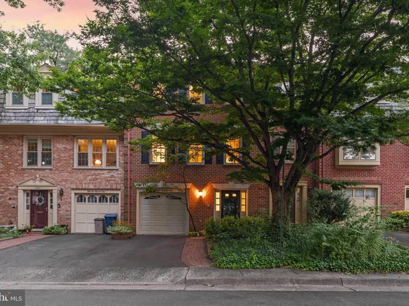 5106 Heritage Ln, Alexandria, VA 22311