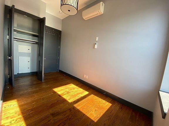 5th image of 267 Meserole St