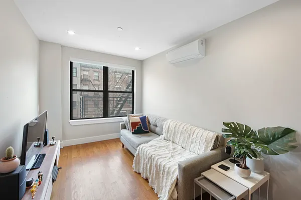 Rented by Brooklyn Group | media 7