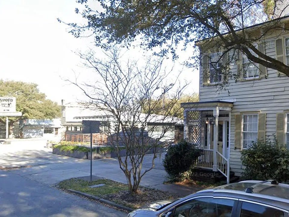 116 W Henry St #B