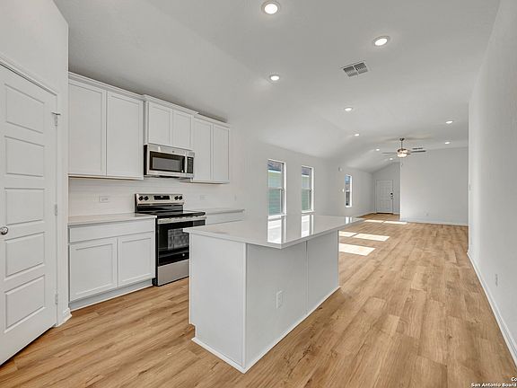 3rd image of 4303 Carlotta Drive
