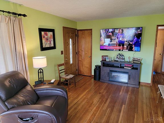 5th image of 210 Kuebel St