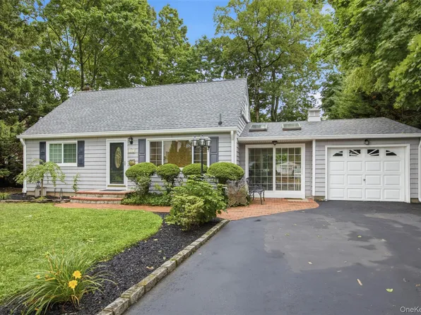 142 7th Street, Saint James, NY 11780