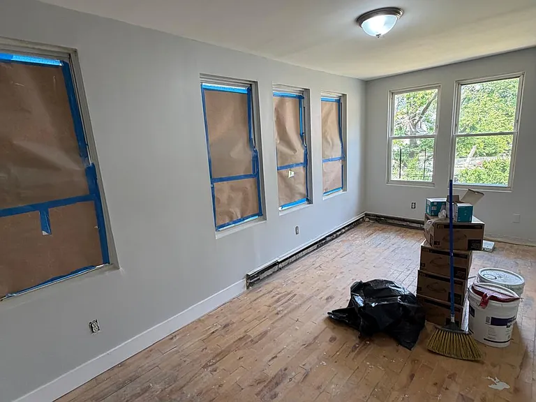 147 Roff St #1 — Photo 6