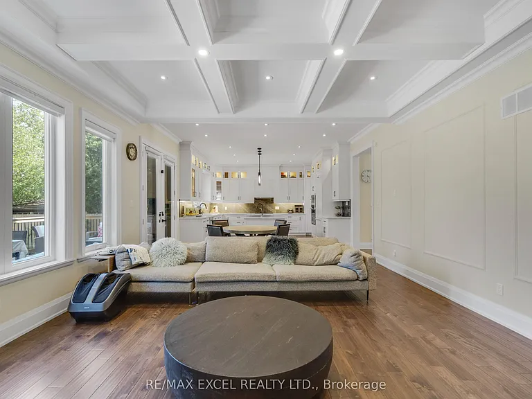 49 Kenton Dr — Photo 12