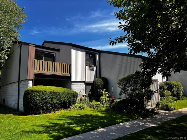 71 Richmond Boulevard #3B, Ronkonkoma, NY 11779