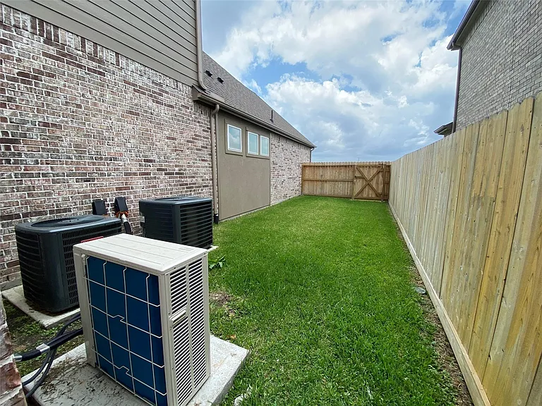 7414 Evelyn Grove Dr — Photo 41