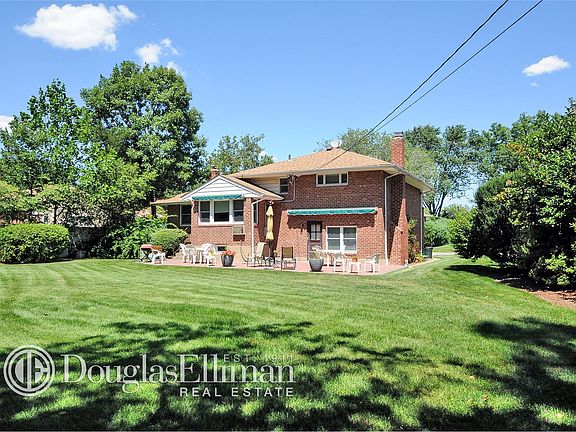 2nd image of 789 Lydia Ln