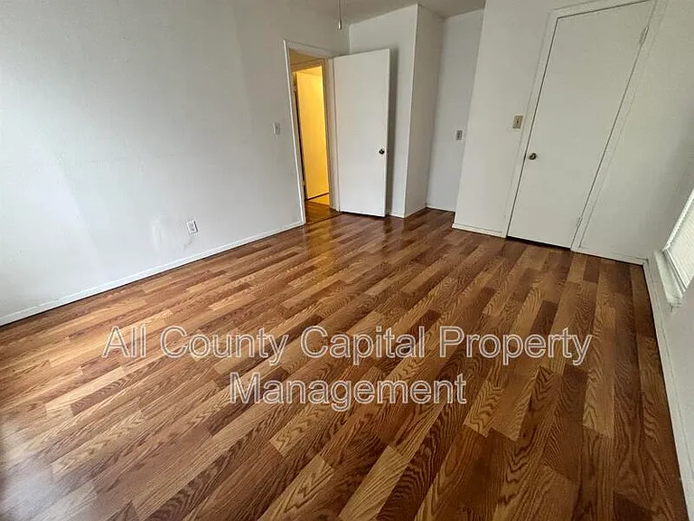 249 Craddock Ave #D — Photo 6