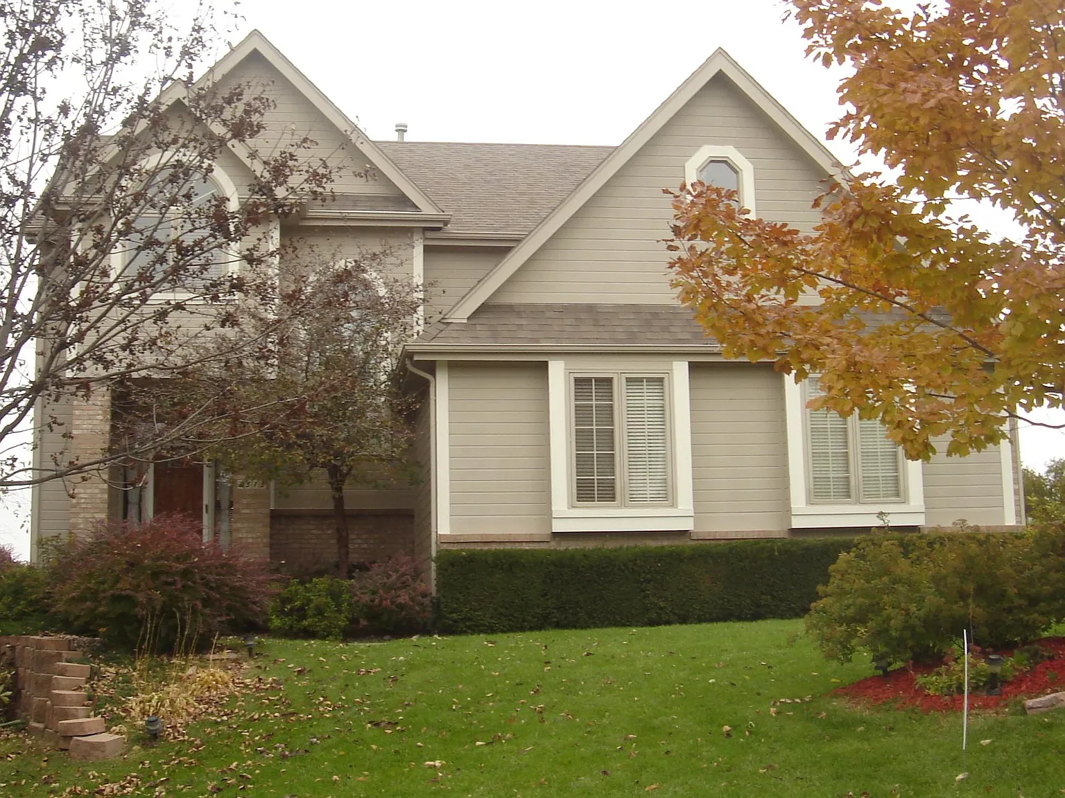 4 bed, 3032 sqft, $3,200 — Photo 1
