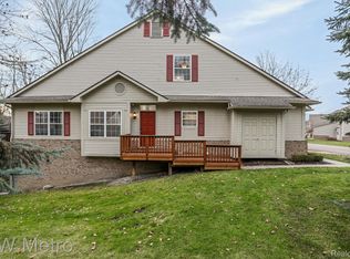 41765 Primrose Dr, Novi, MI 48377