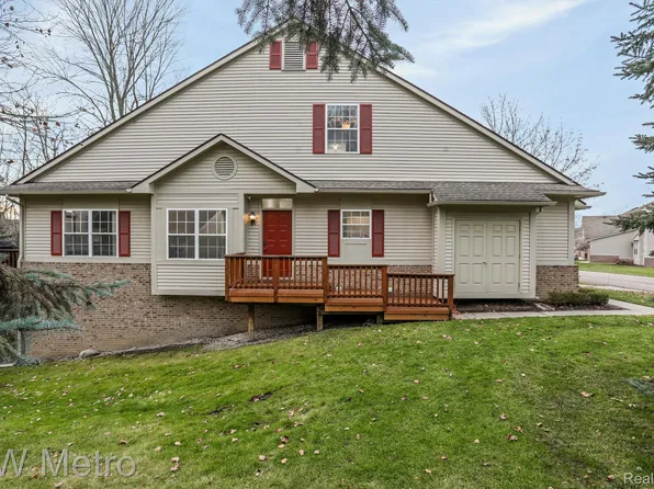 41765 Primrose Dr, Novi, MI 48377