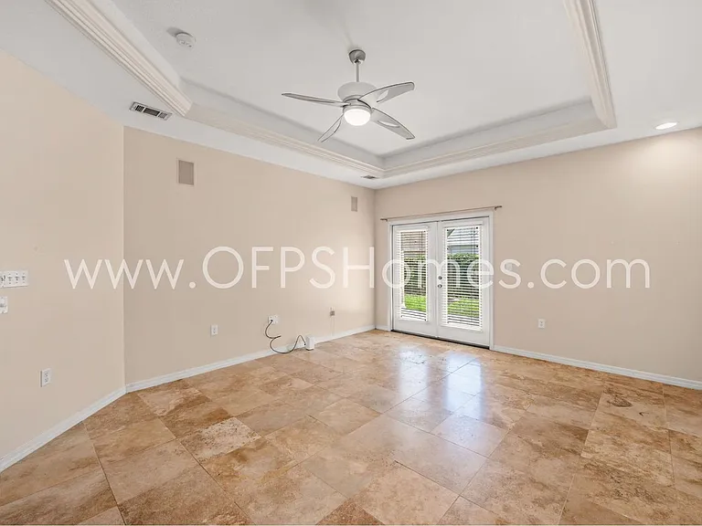 1949 Kadima Cir — Photo 14