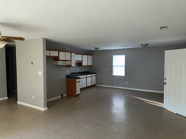204 Armstrong Ln — Photo 12
