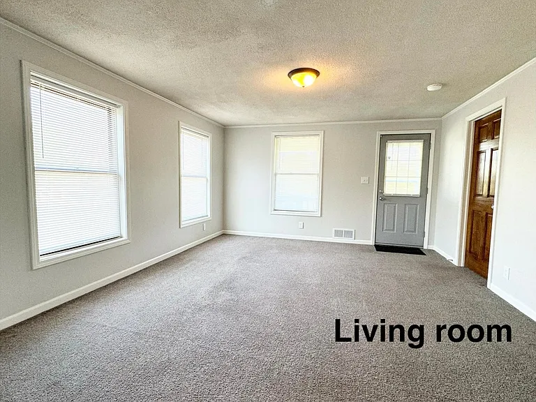 628 S State St #1 — Photo 9