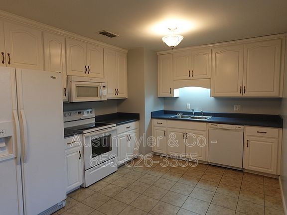 3rd image of 4026 McCrary Dr
