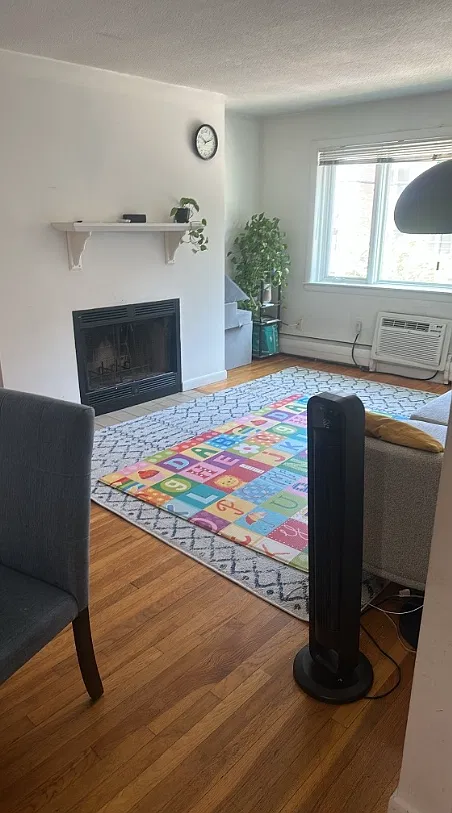 1 bed, 999 sqft, $2,300 — Photo 1