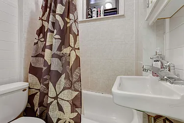 Rented by Bryan L Rozencwaig, LREB