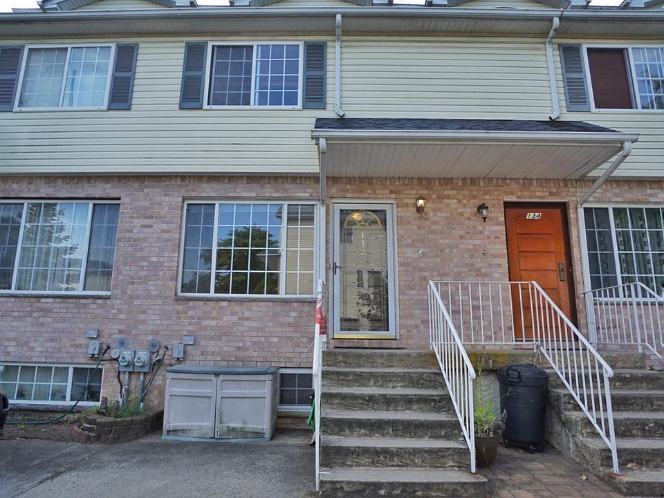 1st image of 132 Pelican Cir