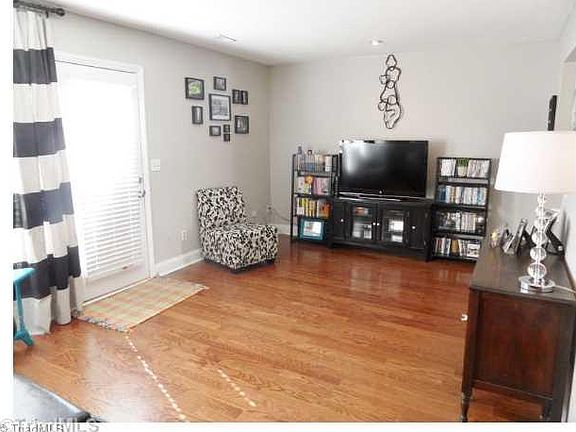5th image of 3215 Regents Park Ln Unit D