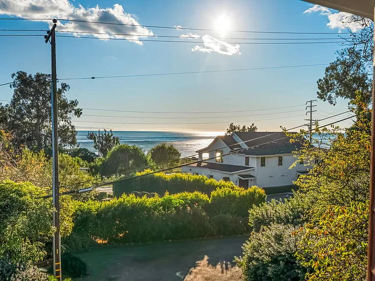2570 Lillie Ave — Photo 43