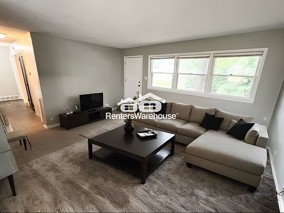 2nd image of 11604 E 6th Ter S