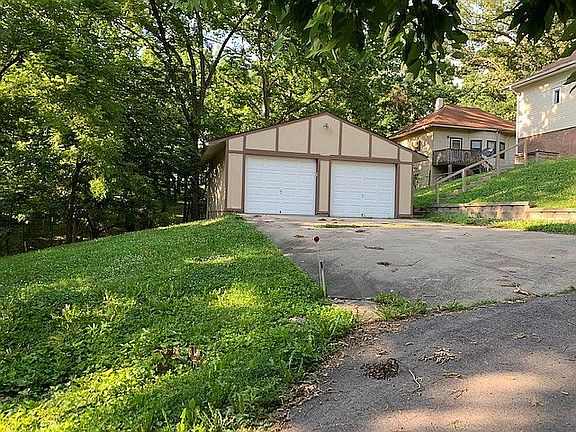 2 Car Detached Garage