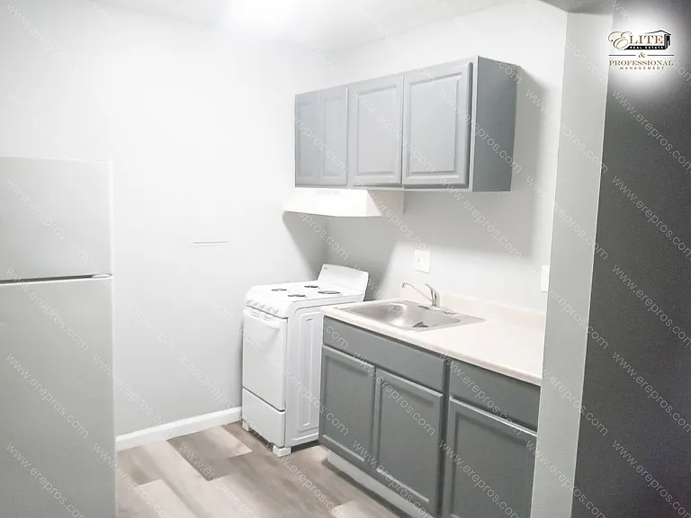 9601 Greenfield Rd — Photo 10