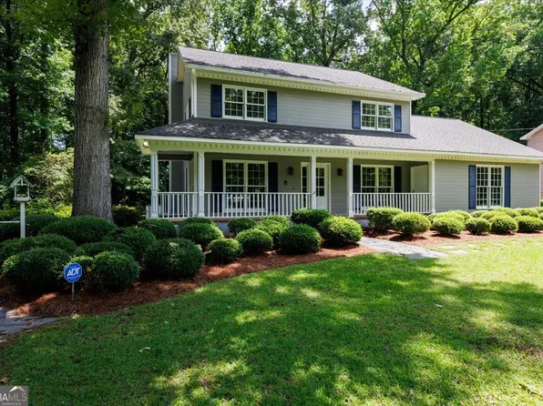 6111 Peake Rd, Macon, GA 31220