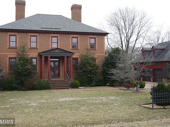 2nd image of 108 Vance Dr