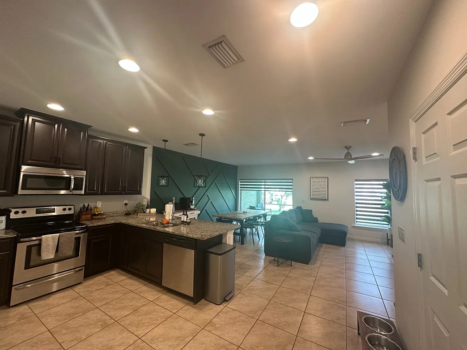 2 bed, 2.5 bath, 1635 sqft, $2,150 — Photo 3