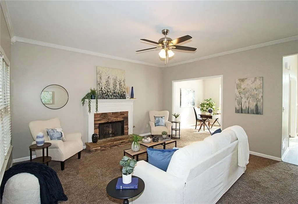 5 bed, 3.5 bath, 3174 sqft, $3,000 — Photo 2