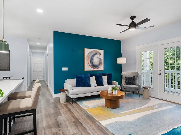 624 McKenna Cir — Photo 10